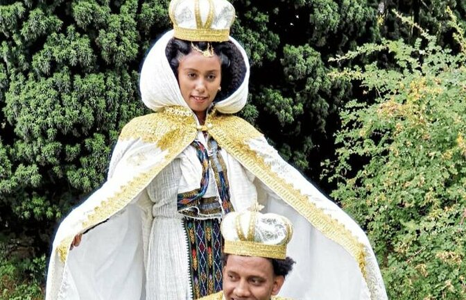 Die heute 21-Jährige ist mittlerweile verheiratet. Der Liebe wegen zog sie von Sersheim nach Nordrhein-Westfalen. Bei der Hochzeit trugen sie und ihr Mann typische Hochzeitsgewänder wie man sie in Eritrea trägt.  Foto: p