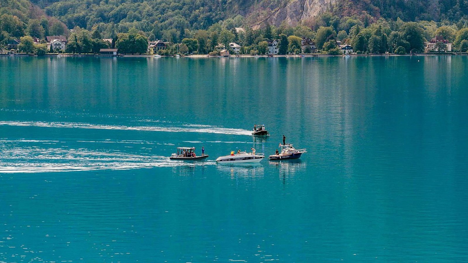 Die Polizei setzte bei der Suche unter anderem Sonar und einen Tauchroboter ein.Matthias Kaltenleitner/FOTOKERSCHI via APA/dpa Die Polizei setzte bei der Suche unter anderem Sonar und einen Tauchroboter ein.Matthias Kaltenleitner/FOTOKERSCHI via APA/dpa