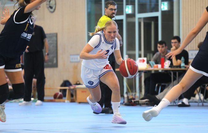 Janina Dzubba (Mi.) wurde Topscorer beim TSV Malmsheim.<span class='image-autor'>Andreas Gorr</span>