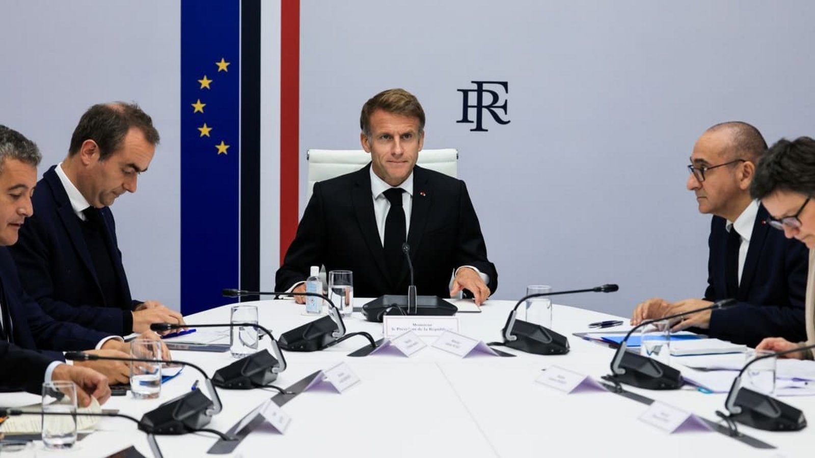 Die Regierung wolle die von den Demonstranten beklagten Probleme angehen, erklärt Frankreichs Präsident Emmanuel Macron.Ludovic Marin/POOL AFP/dpa Die Regierung wolle die von den Demonstranten beklagten Probleme angehen, erklärt Frankreichs Präsident Emmanuel Macron.Ludovic Marin/POOL AFP/dpa