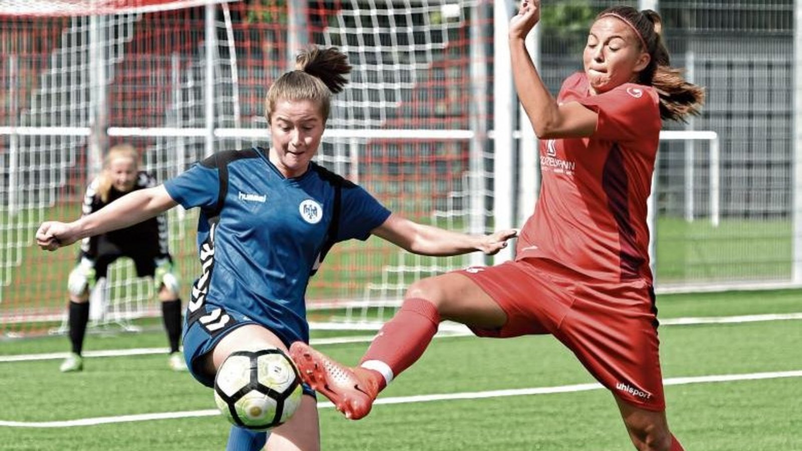 Svenja Fischer (rechts) war auch im WFV-Pokalduell bei der SpVgg Gröningen-Satteldorf ein Aktivposten. Die Löchgauerin erzielte zwei Tore und bereitete ein weiteres vor. Foto: Archiv/Leitner Svenja Fischer (rechts) war auch im WFV-Pokalduell bei der SpVgg Gröningen-Satteldorf ein Aktivposten. Die Löchgauerin erzielte zwei Tore und bereitete ein weiteres vor. Foto: Archiv/Leitner