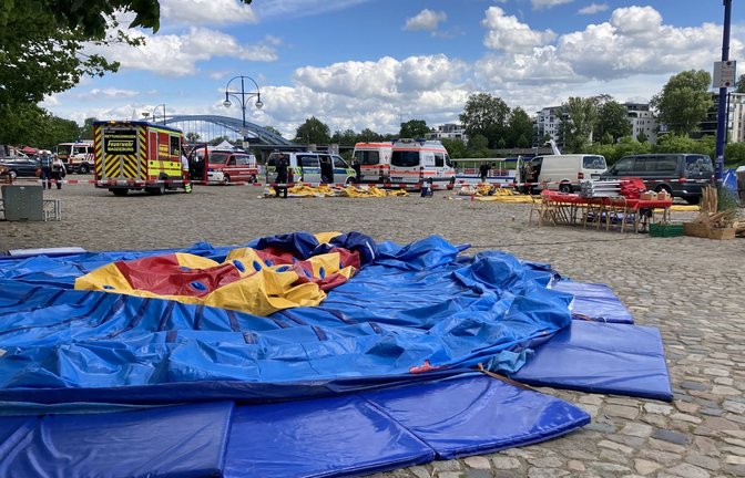 Bei dem Hüpfburg-Unfall waren neun Menschen verletzt worden.<span class='image-autor'>Foto: dpa/Christopher Kissmann</span>