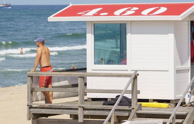 Auf der Nordseeinsel Sylt ist am Wochenende ein Mann beim Baden ums Leben gekommen (Symbolbild).<span class='image-autor'>Foto: IMAGO/Chris Emil JanÃen</span>