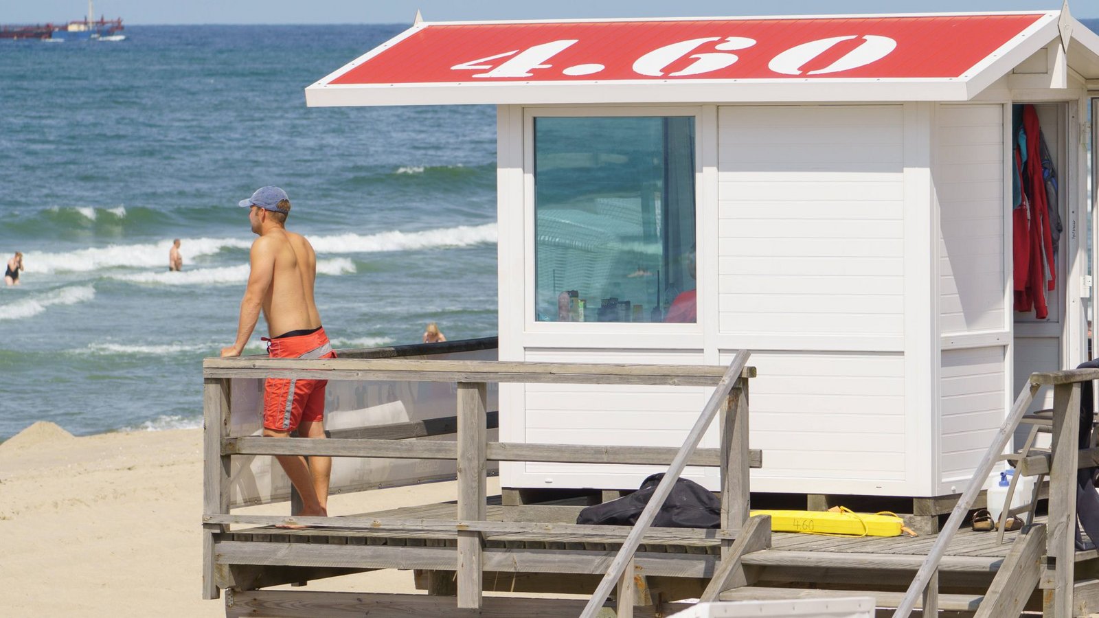 Auf der Nordseeinsel Sylt ist am Wochenende ein Mann beim Baden ums Leben gekommen (Symbolbild).Foto: IMAGO/Chris Emil JanÃen Auf der Nordseeinsel Sylt ist am Wochenende ein Mann beim Baden ums Leben gekommen (Symbolbild).Foto: IMAGO/Chris Emil JanÃen