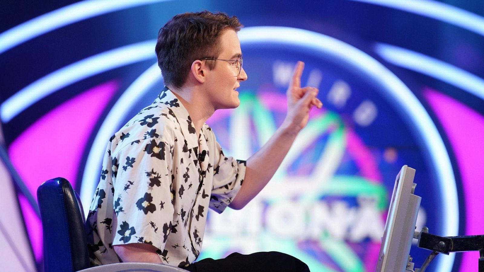 Luke Rothfuchs sorgt für unterhaltsame Momente bei "Wer wird Millionär?"Foto: RTL / Stefan Gregorowius Luke Rothfuchs sorgt für unterhaltsame Momente bei "Wer wird Millionär?"Foto: RTL / Stefan Gregorowius