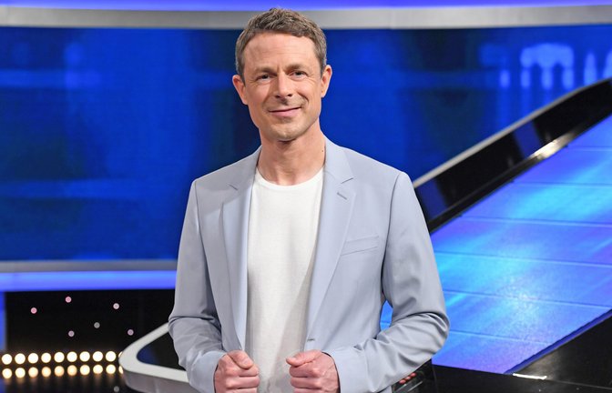 Moderator Alexander Bommes in Studiokulisse.<span class='image-autor'>Foto: ARD/Uwe Ernst</span>