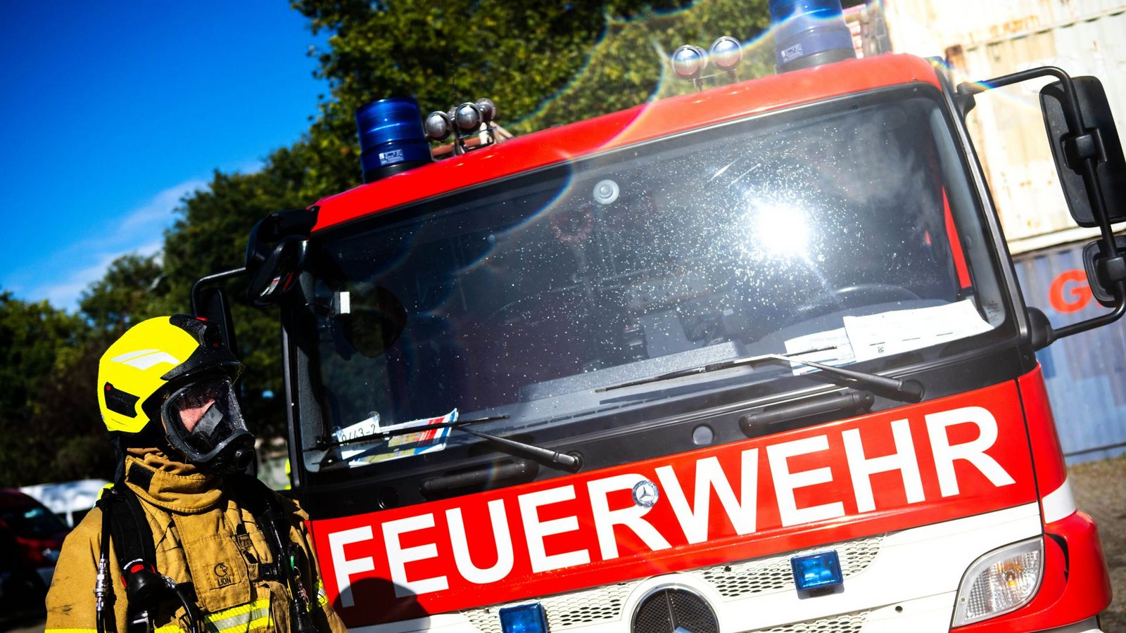 Die Feuerwehr war auf der B27 im Einsatz. (Symbolfoto)Foto: dpa/Sina Schuldt Die Feuerwehr war auf der B27 im Einsatz. (Symbolfoto)Foto: dpa/Sina Schuldt