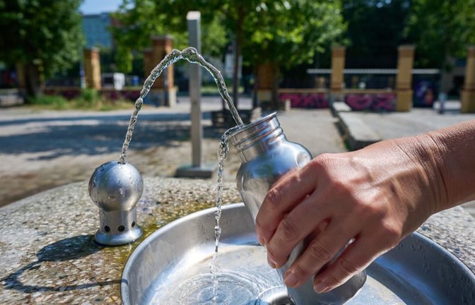 Die aktuelle Hitze führt vor Augen, wie wichtig eine verlässliche Trinkwasserversorgung ist.<span class='image-autor'>Christian Ditsch/epd</span>
