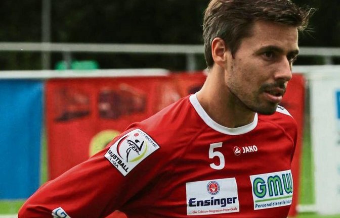 Der Rücken zwickt immer noch: Schon seit Wochen plagt sich TVV-Allrounder Michael Marx mit Problemen im Lendenwirbelbereich herum. Foto: Nachreiner