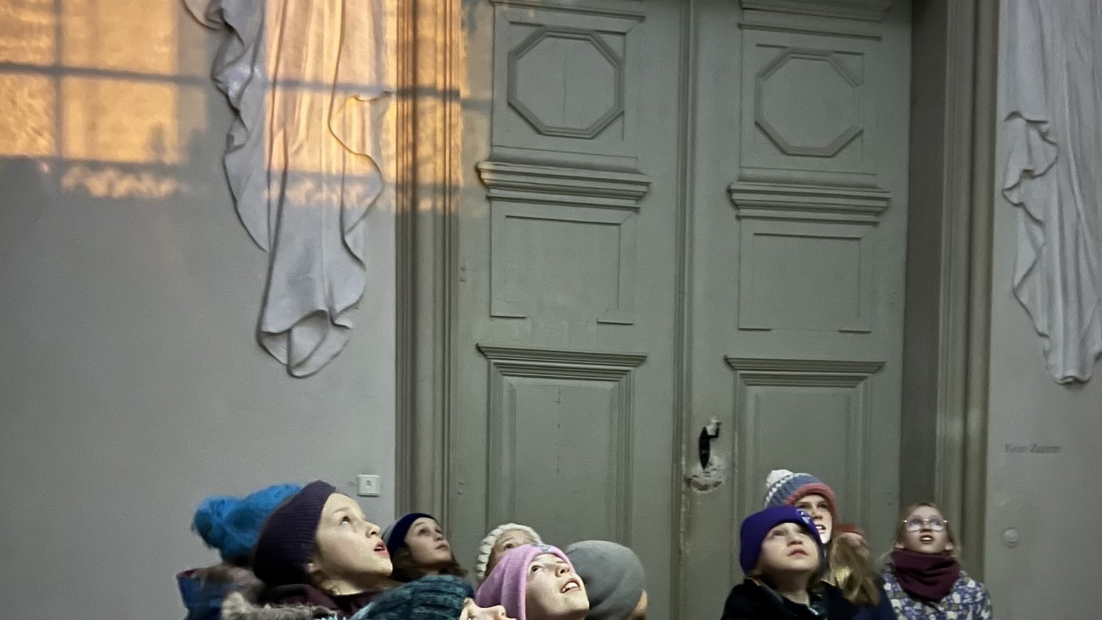 Da gibt’s was zu staunen: Roßwager Grundschüler im Residenzschloss. Foto: p