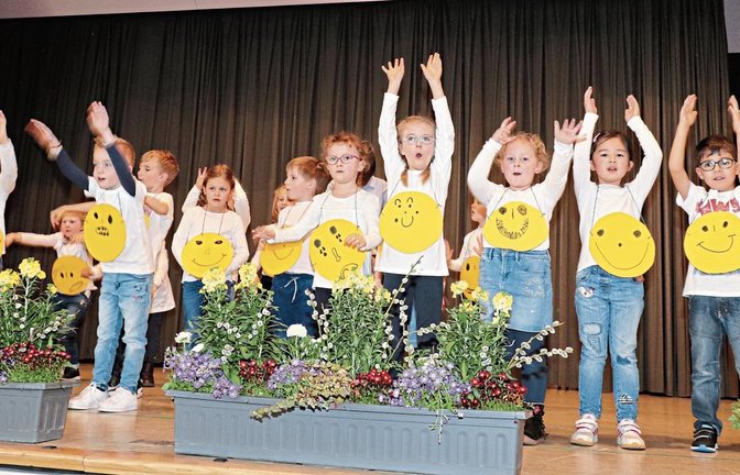 Mit dem Liedern der Vorschulkinder wachte Oberriexingen aus seinem Winterschlaf auf.  Fotos: Gergen