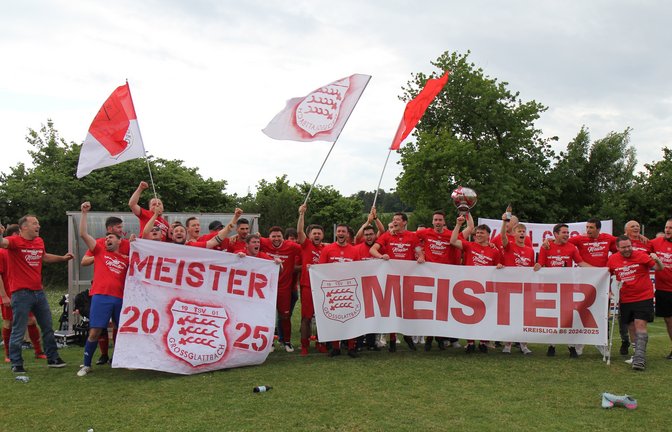 Kein Halten gibt es beim TSV Großglattbach nach dem Heimerfolg gegen den SV Sternenfels und dem Gewinn der Meisterschaft. <span class='image-autor'>Foto: Dittrich</span>