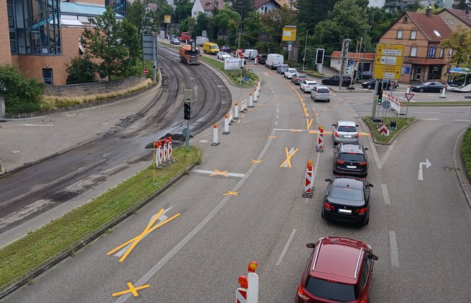 Zu schnell fahren ist in Mühlacker aufgrund der Baustelle aktuell kaum möglich. Vor den Sanierungsarbeiten hatten die Blitzer viel zu tun: Seit der Einführung von Tempo-30-Bereichen wurden in der Senderstadt haufenweise Fahrzeuge beblitzt. Das sorgte für viel Frust.  <span class='image-autor'>Fotos: Müller/Archiv</span>