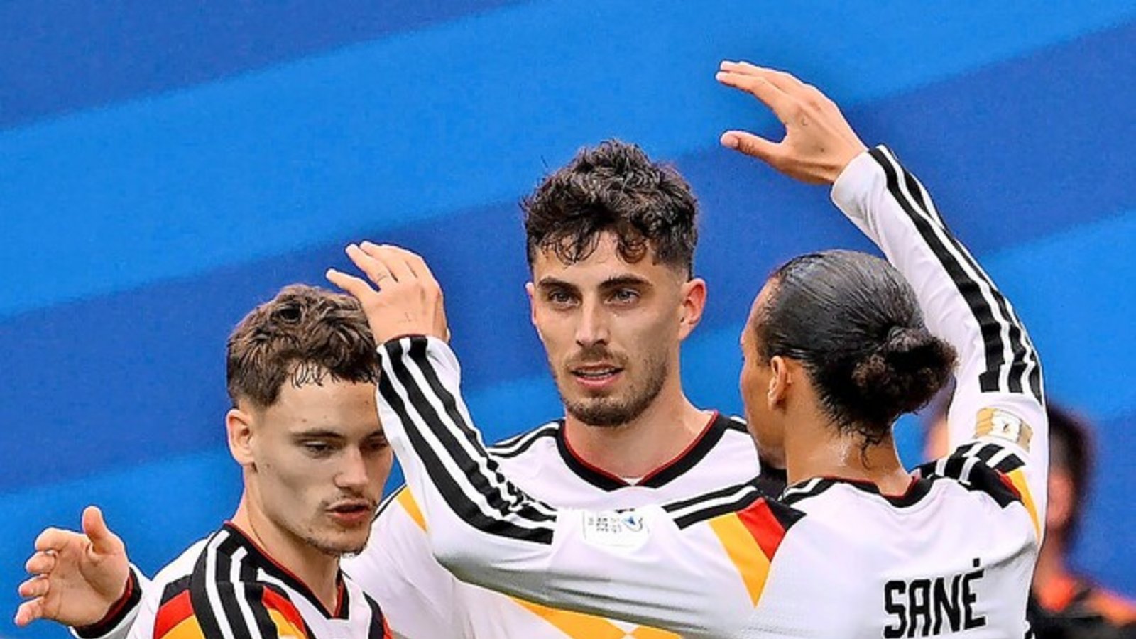 Im Glück: Florian Wirtz, Kai Havertz und Leroy Sané (von links)Foto: imago/Ulmer Im Glück: Florian Wirtz, Kai Havertz und Leroy Sané (von links)Foto: imago/Ulmer