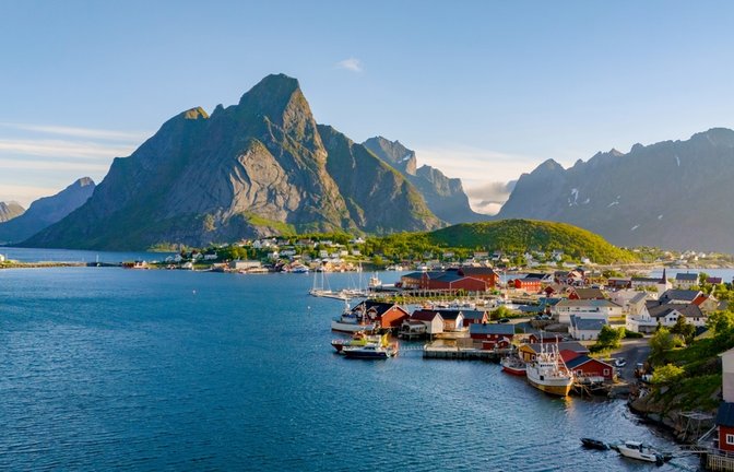 Reisen auf die Lofoten könnten demnächst teurer werden.<span class='image-autor'>Foto: fokke baarssen/ Shutterstock</span>