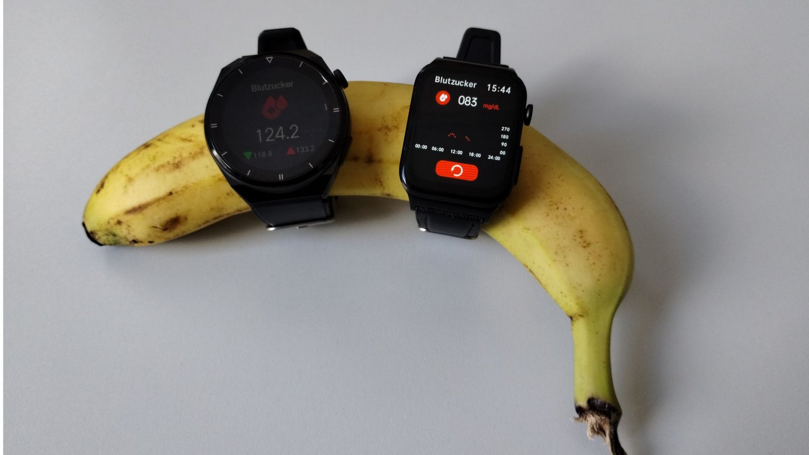 Der Bananen-Test zeigt, dass diese Smartwatches keinen Blutzucker messen, sondern nur vorgegebene Werte anzeigen.Foto: Eichenlaub Der Bananen-Test zeigt, dass diese Smartwatches keinen Blutzucker messen, sondern nur vorgegebene Werte anzeigen.Foto: Eichenlaub