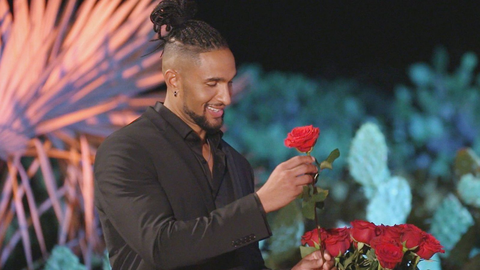 Doch am Ende muss sich David entscheiden, welchen Damen er eine Rose überreicht.Foto: RTL/Folge 1 Doch am Ende muss sich David entscheiden, welchen Damen er eine Rose überreicht.Foto: RTL/Folge 1