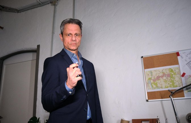 Benedikt (Jens Hajek) ist ernüchtert, als er von Patrizia gedemütigt wird.<span class='image-autor'>Foto: RTL / Stefan Behrens</span>
