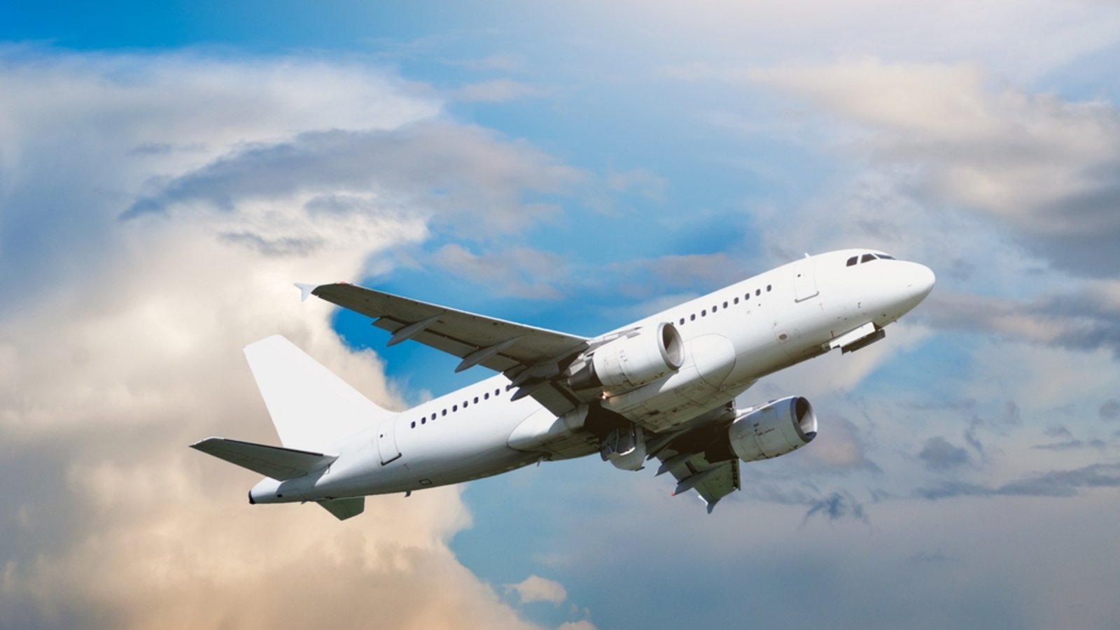 Kann man derzeit nach Sardinien fliegen?Foto: Synthetic Messiah / shutterstock.com Kann man derzeit nach Sardinien fliegen?Foto: Synthetic Messiah / shutterstock.com
