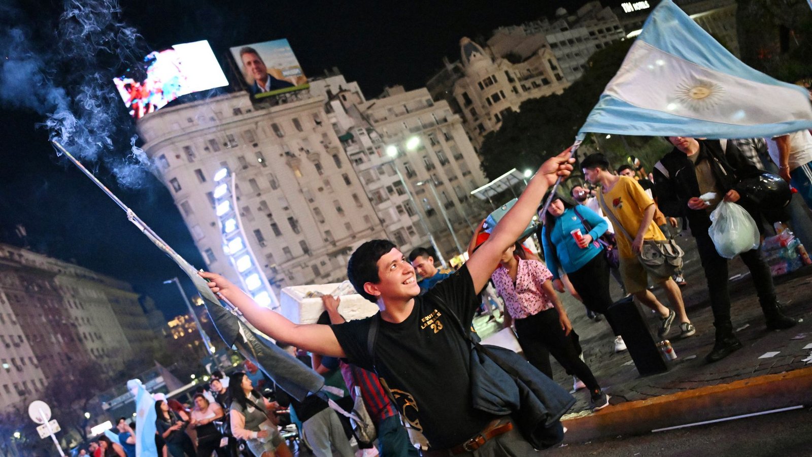 Jubel über den Wahlsieg Mileis in Buenos Aires.Foto: KNA/Tobias Käufer Jubel über den Wahlsieg Mileis in Buenos Aires.Foto: KNA/Tobias Käufer