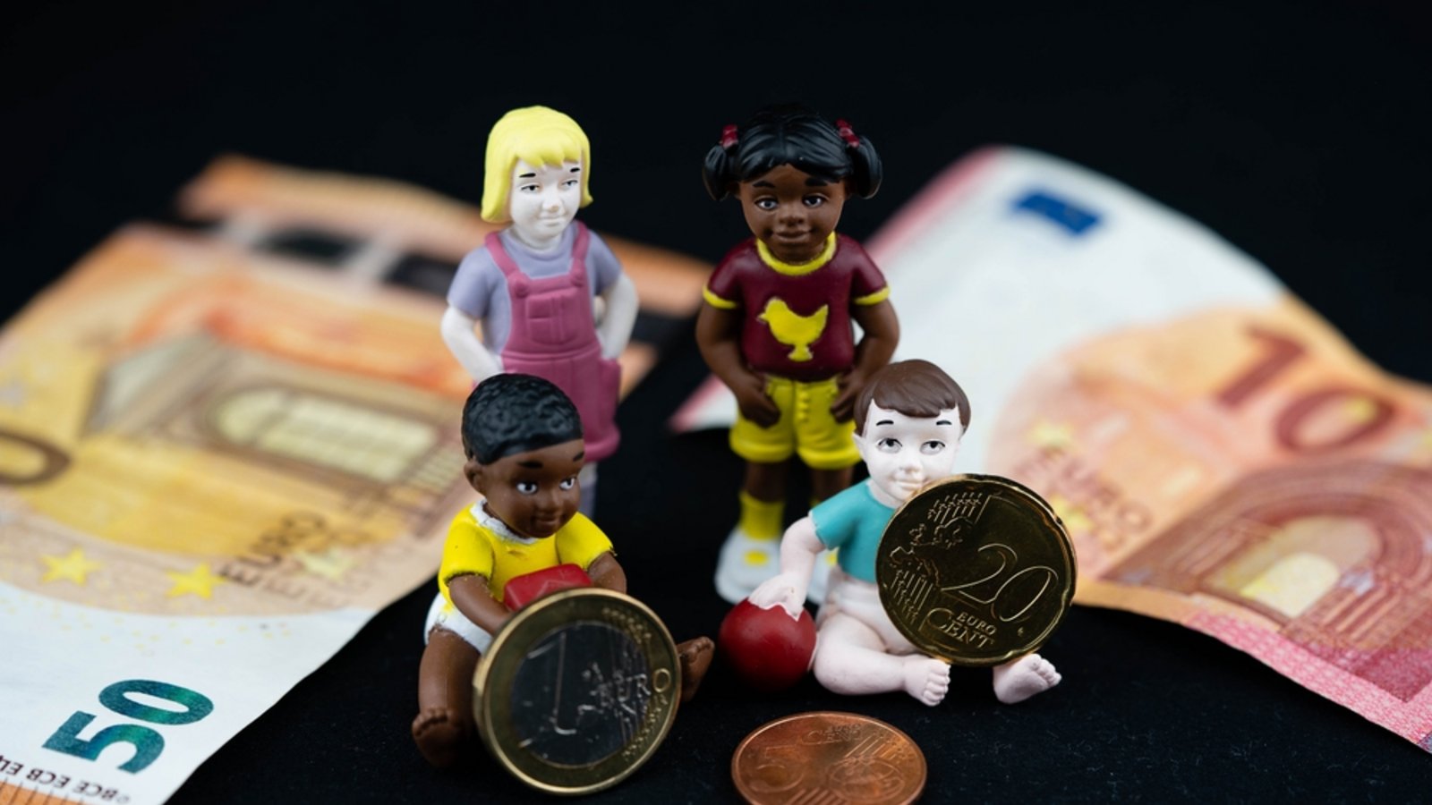 2023 gab es die letzte Erhöhung auf 250 Euro pro Kind.Foto: Steidi / shutterstock.com 2023 gab es die letzte Erhöhung auf 250 Euro pro Kind.Foto: Steidi / shutterstock.com
