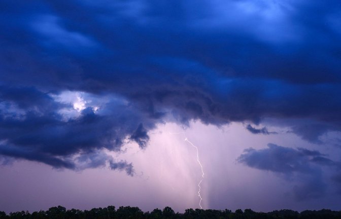 Nach der Hitze folgen Unwetter im Südwesten. Der Deutsche Wetterdienst gibt einen Ausblick.<span class='image-autor'>Foto: IMAGO/onw-images/IMAGO/Alexander Wolf</span>