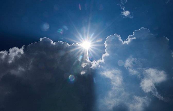 Der Sommer naht: Im Laufe der Woche setzt sich die Sonne immer stärker gegen die Wolken durch.<span class='image-autor'>Foto: Annette Riedl/dpa</span>