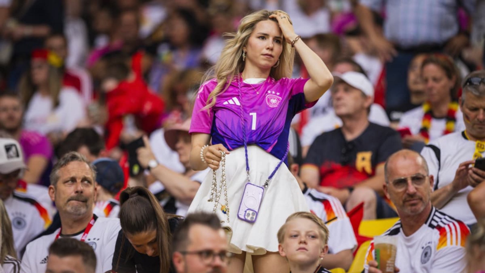 Anika fieberte bei den Spielen der deutschen Mannschaft stets mit Manuel Neuer und seinen Kameraden mit – nun wird es ruhiger für die Familie.IMAGO/Moritz Müller