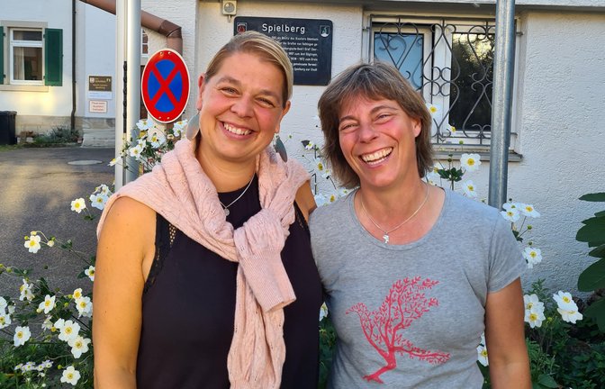 Spielbergs Ortsvorsteherin Viola Lepp (links) und ihre Häfnerhaslacher Amtskollegin Claudia Volk. <span class='image-autor'>Fotos: Rieger</span>