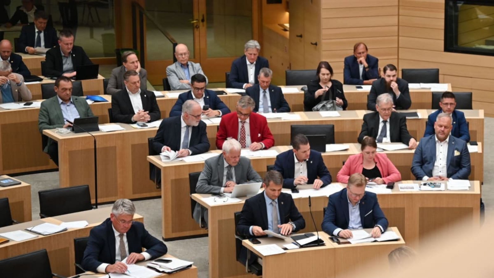 Blick auf die AfD-Fraktion während einer Sitzung des baden-württembergischen Landtags (rechts des Durchgangs): eine Truppe, die ihr ganz eigenes Spiel treibt.dpa