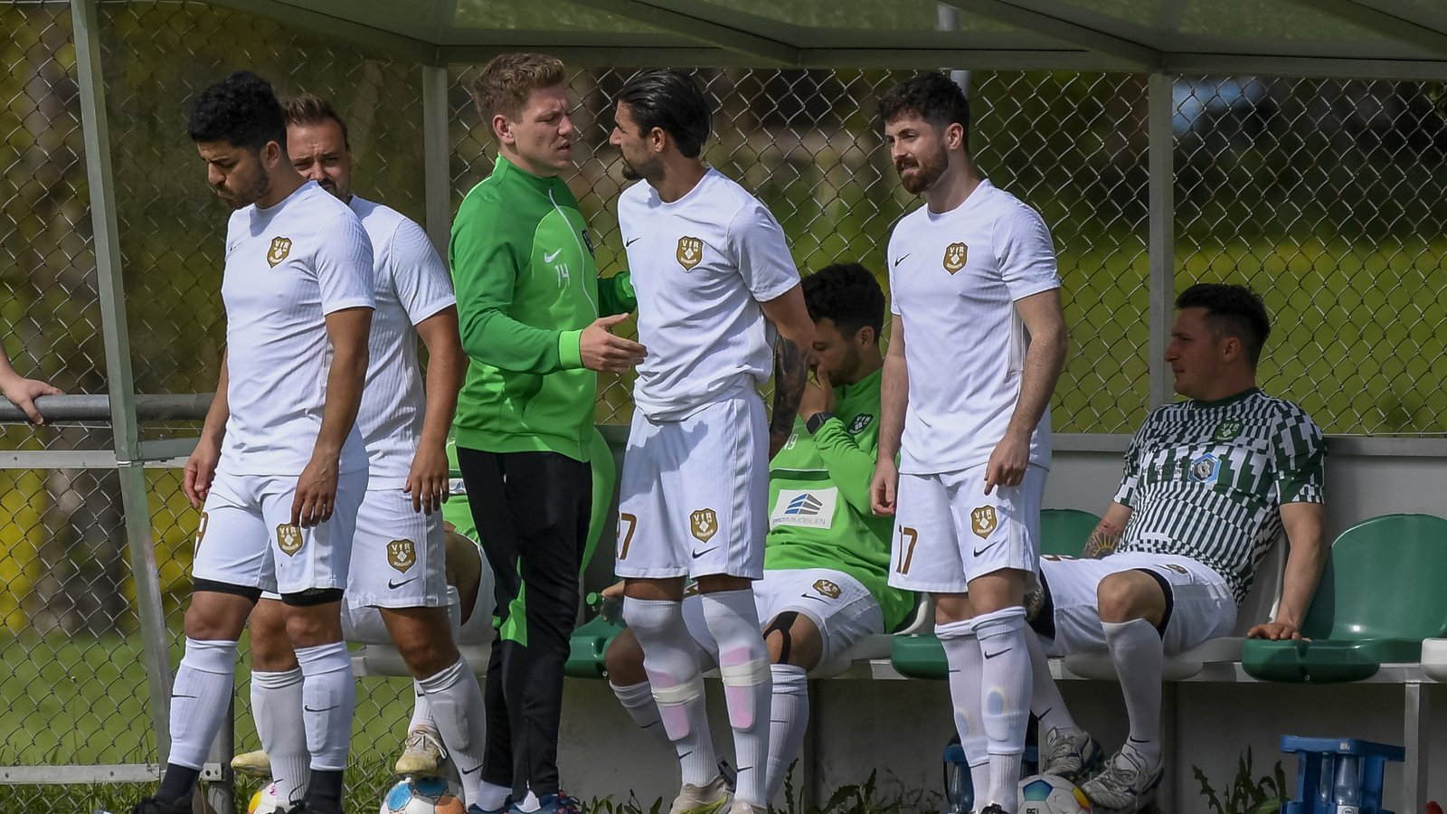 Eric Schmidtke (Dritter von links) beendet im Sommer sein Engagement beim VfR Sersheim. Foto: Leitner