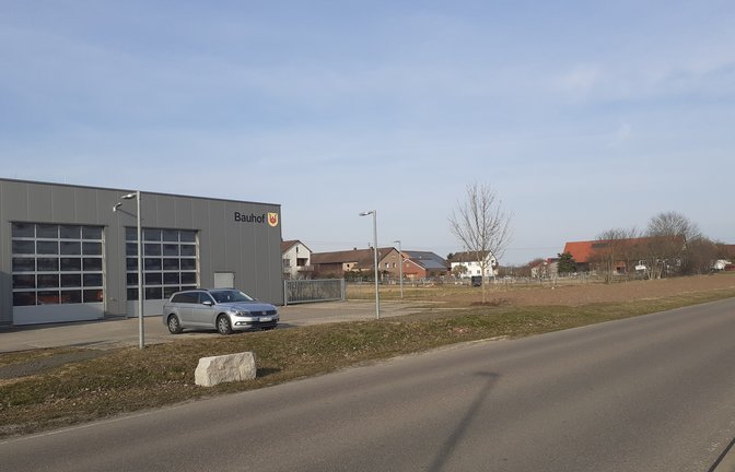 Angrenzend an den Bauhof an der Vaihinger Straße in Sersheim sollen auf Freiflächen ein Gemeinbedarfsareal und gewerbliche Baugrundstücke geschaffen werden.  <span class='image-autor'>Foto: Glemser</span>