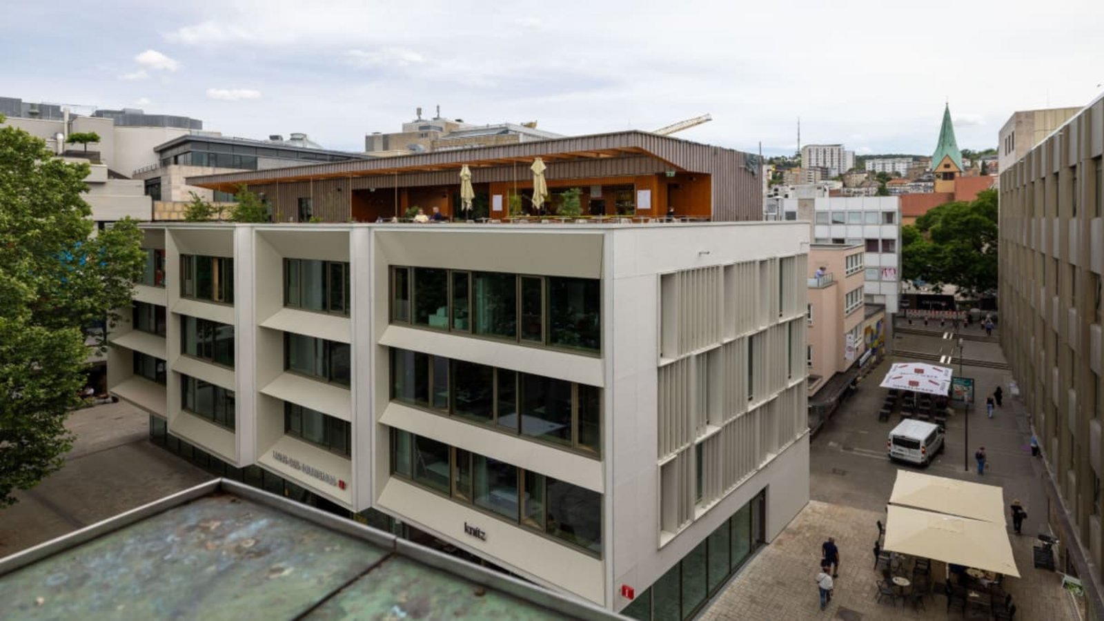 Nach teurem Totalumbau ist das Haus des Tourismus ein schmuckes Gebäude - nur ist es nicht im Besitz der Stadt, die den Umbau nahezu vollständig bezahlt hat.Lichtgut/Leif Piechowski Nach teurem Totalumbau ist das Haus des Tourismus ein schmuckes Gebäude - nur ist es nicht im Besitz der Stadt, die den Umbau nahezu vollständig bezahlt hat.Lichtgut/Leif Piechowski