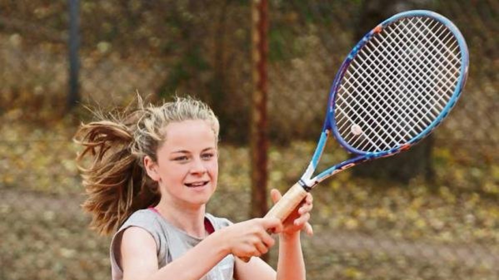 Die zwölfjährige Enie (links) und der 13 Jahre alte Tobias trainieren mit Feuereifer beim TVV-Jugendleistungscamp. Fotos: Nachreiner