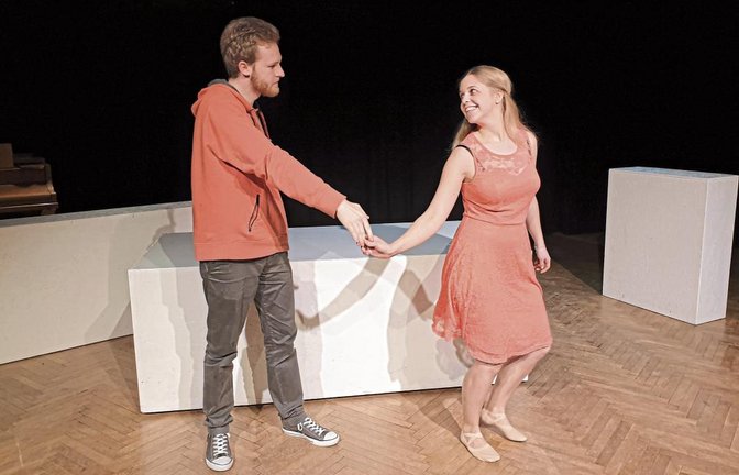 „Narziss und Goldmund“ als modernes Bühnenstück in Nussdorf. Foto: p