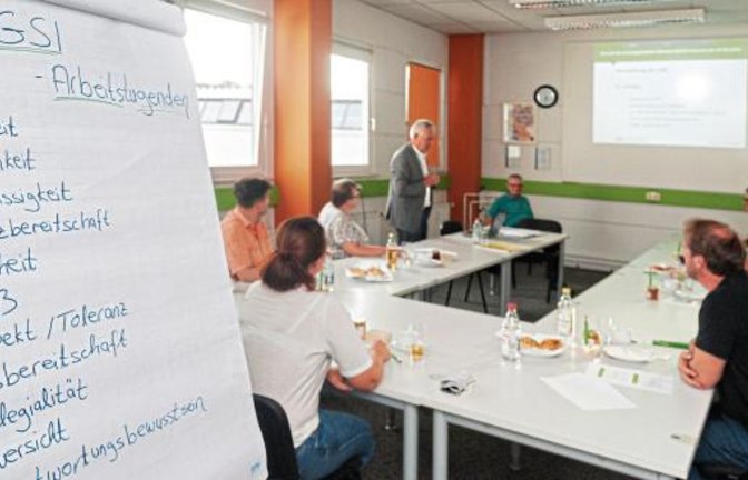 Die Kreispolitiker informierten sich in Mühlacker über die Arbeit der Gemeinnützigen Service- und Integrationsgesellschaft (GSI).  Foto: p