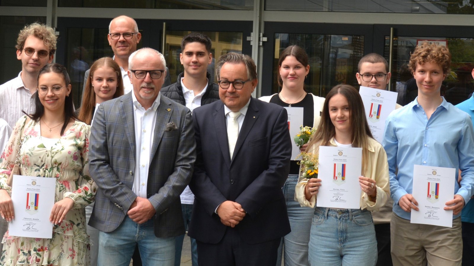 Preisverleihung durch den Rotary-Club an die Besten des Beruflichen Schulzentrums. Foto: p Preisverleihung durch den Rotary-Club an die Besten des Beruflichen Schulzentrums. Foto: p