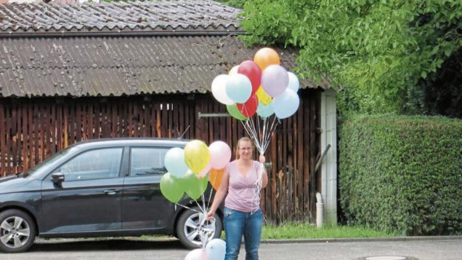 „Ich flieg gleich weg. Doch nicht – lieber den Kindergeburtstag vorbereiten“, schreibt Klaus-Peter Hilgers zu seinem Schnappschuss aus Ensingen. „Ich flieg gleich weg. Doch nicht – lieber den Kindergeburtstag vorbereiten“, schreibt Klaus-Peter Hilgers zu seinem Schnappschuss aus Ensingen.