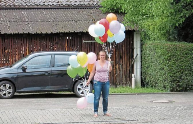 „Ich flieg gleich weg. Doch nicht – lieber den Kindergeburtstag vorbereiten“, schreibt Klaus-Peter Hilgers zu seinem Schnappschuss aus Ensingen.