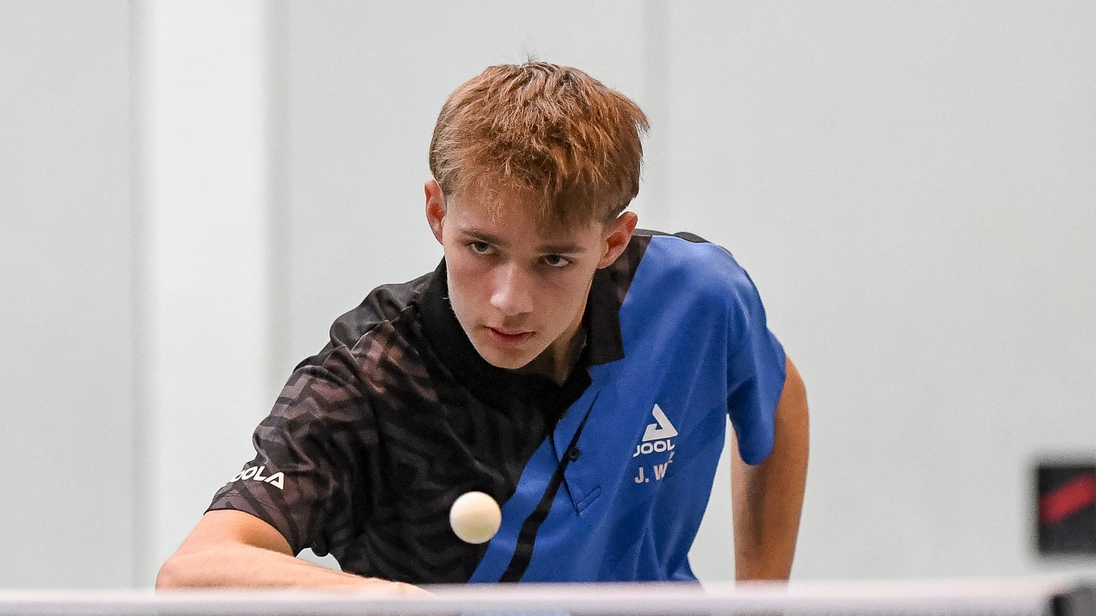 Jannik Wenz steht für den TSV Kleinglattbach an der Platte und lässt im Derby der SGM Nussdorf/Aurich keine Chance. Archivfoto: Leitner