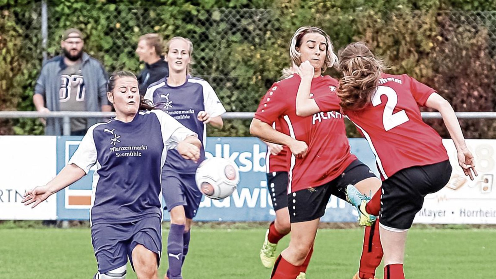 Jana Schwartz (links) hat für die SGM Roßwag/Großglattbach im letzten Vorbereitungsspiel ein Tor geschossen. Foto: Archiv/Simecek