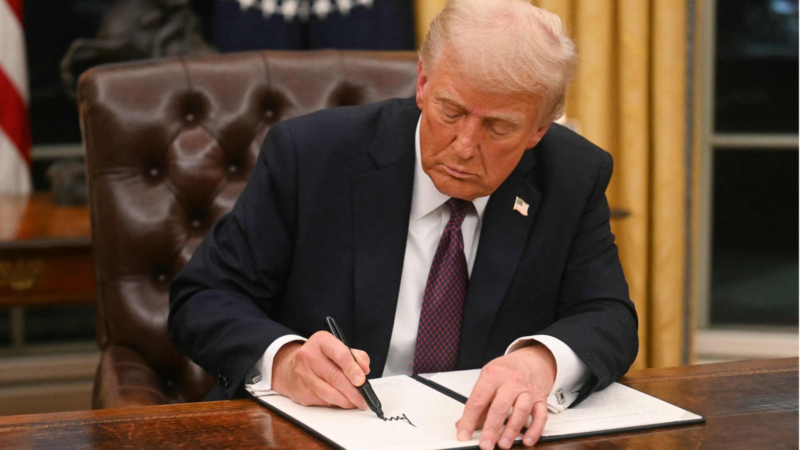 Trump unterzeichnete eine Vielzahl von Verordnungen kurz nach seinem Amtsantritt.Foto: AFP/Jim Watson Trump unterzeichnete eine Vielzahl von Verordnungen kurz nach seinem Amtsantritt.Foto: AFP/Jim Watson