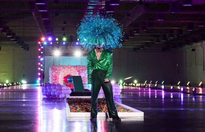 Der Hut sorgte beim Walk für Schwierigkeiten.<span class='image-autor'>Foto: ProSieben/Max Montgomery</span>