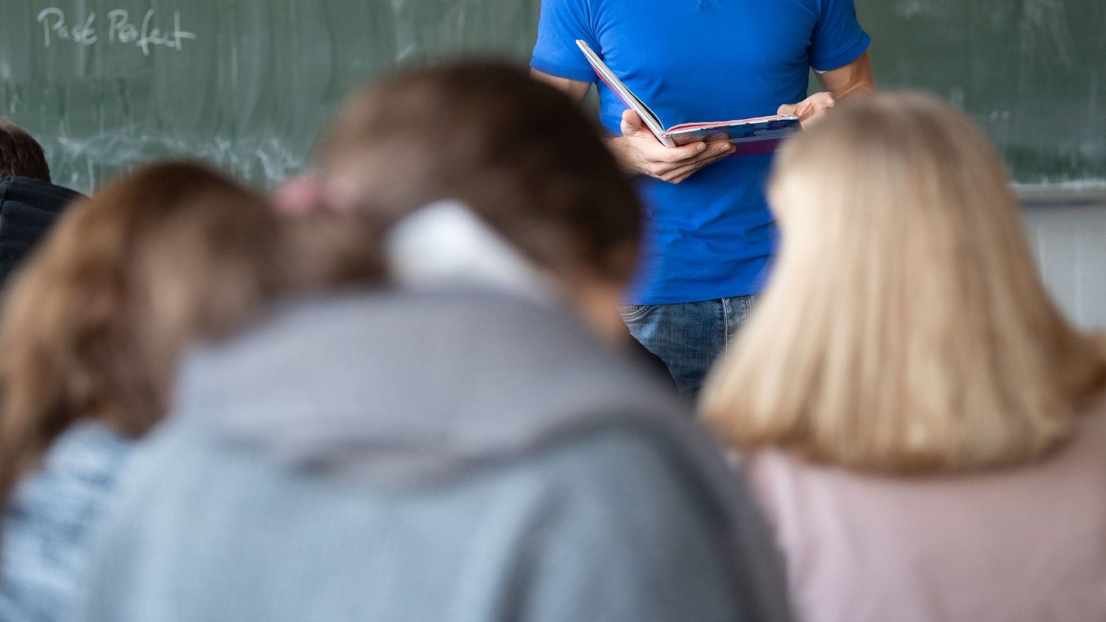 Wieso die Rente auch für Schüler ein wichtiges Thema ist? Das wollen Referenten an Schulen vermitteln.Foto: dpa/Marijan Murat Wieso die Rente auch für Schüler ein wichtiges Thema ist? Das wollen Referenten an Schulen vermitteln.Foto: dpa/Marijan Murat