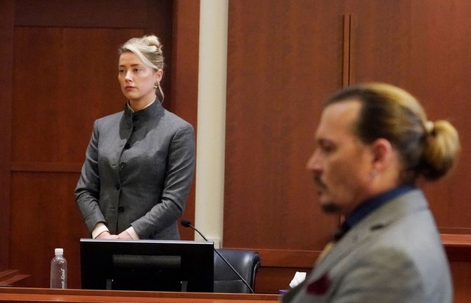Johnny Depp verklagt Amber Heard – und umgekehrt. Der Prozess in den USA wird auch hier zum sozialen Phänomen.<span class='image-autor'>Foto: AFP/STEVE HELBER</span>