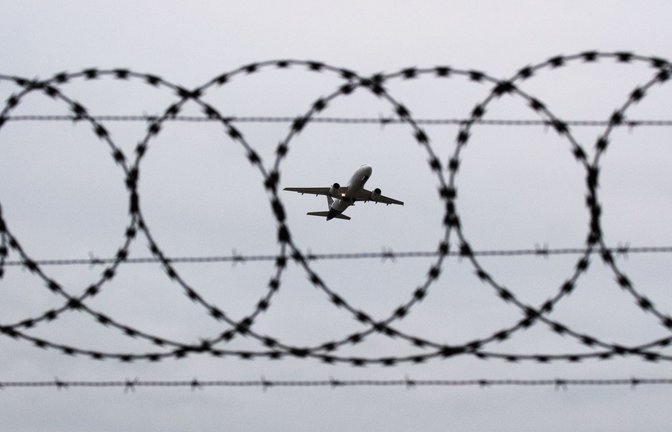 Die Zahl der Rückführungen ist in diesem Jahr leicht angestiegen – doch noch immer scheitern viele.<span class='image-autor'>Foto: dpa/Julian Stratenschulte</span>