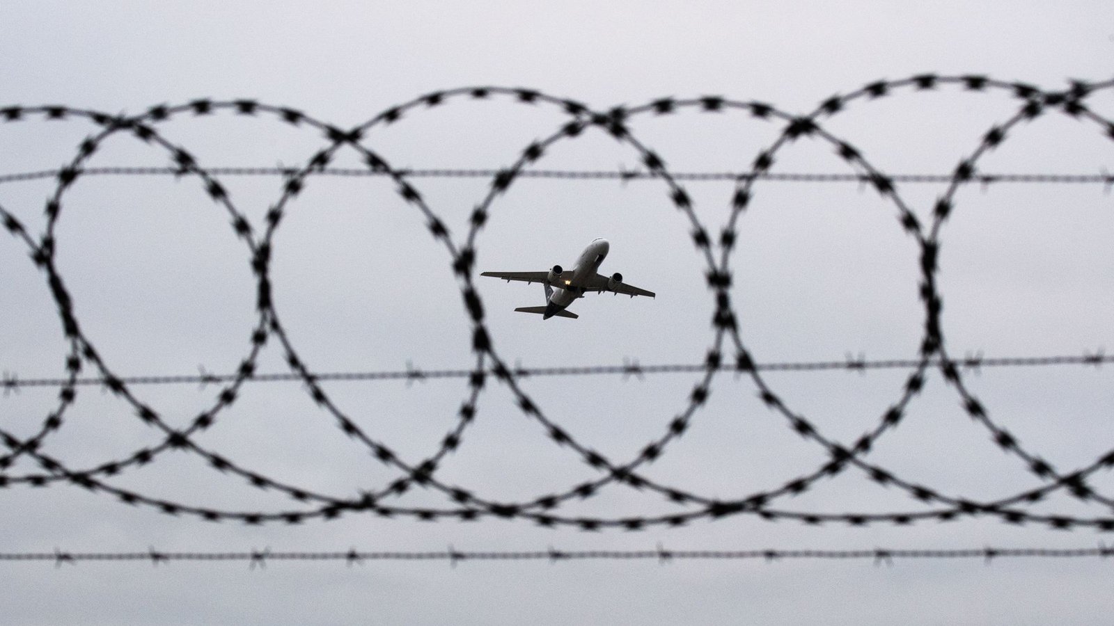 Die Zahl der Rückführungen ist in diesem Jahr leicht angestiegen – doch noch immer scheitern viele.Foto: dpa/Julian Stratenschulte Die Zahl der Rückführungen ist in diesem Jahr leicht angestiegen – doch noch immer scheitern viele.Foto: dpa/Julian Stratenschulte