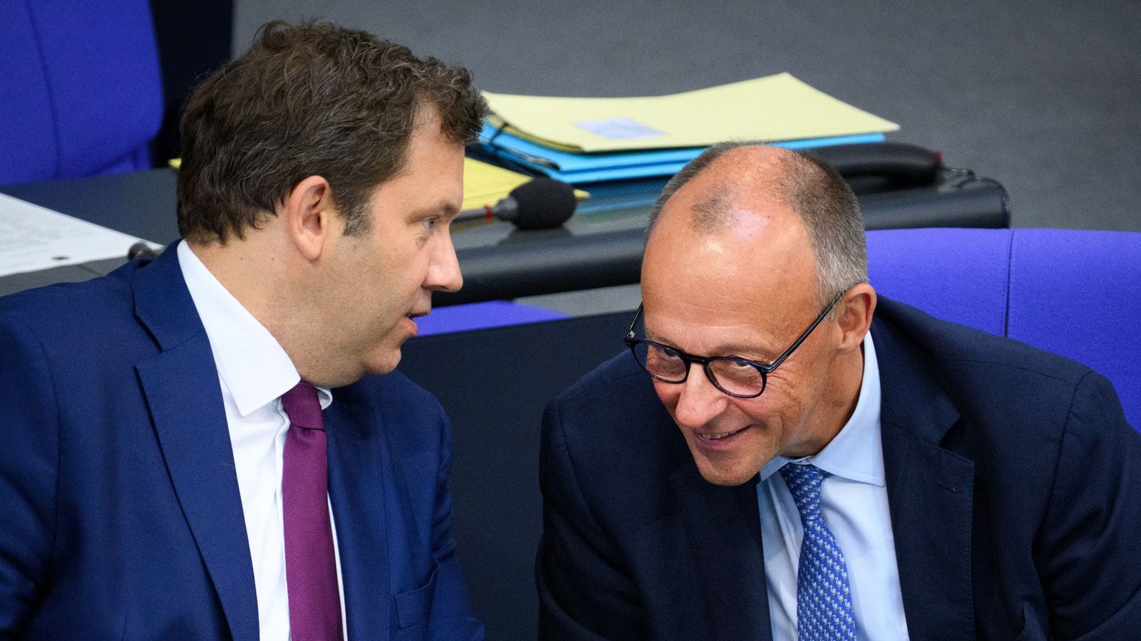 Finanzminister Lars Klingbeil  und Bundeskanzler Friedrich Merz bei der sogenannten Haushaltswoche im Bundestag.Foto: dpa/Bernd von Jutrczenka