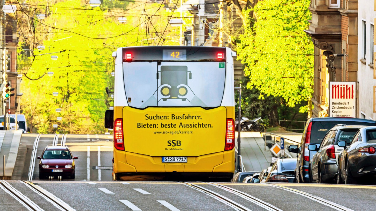 Bus und Bahn in der Region Stuttgart transportieren wieder mehr Menschen.Foto: Imago// Hettrich