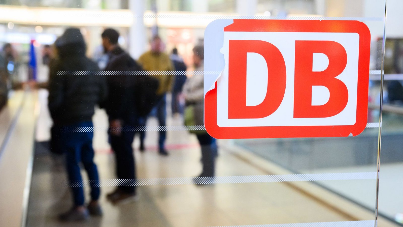 Die Deutsche Bahn (DB) und die Gewerkschaft GDL vereinbarten eine 35-Stundenwoche, die ab 2029 greifen soll.Foto: dpa/Julian Stratenschulte Die Deutsche Bahn (DB) und die Gewerkschaft GDL vereinbarten eine 35-Stundenwoche, die ab 2029 greifen soll.Foto: dpa/Julian Stratenschulte